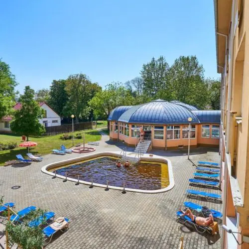 A Hungarospa hotel medencével